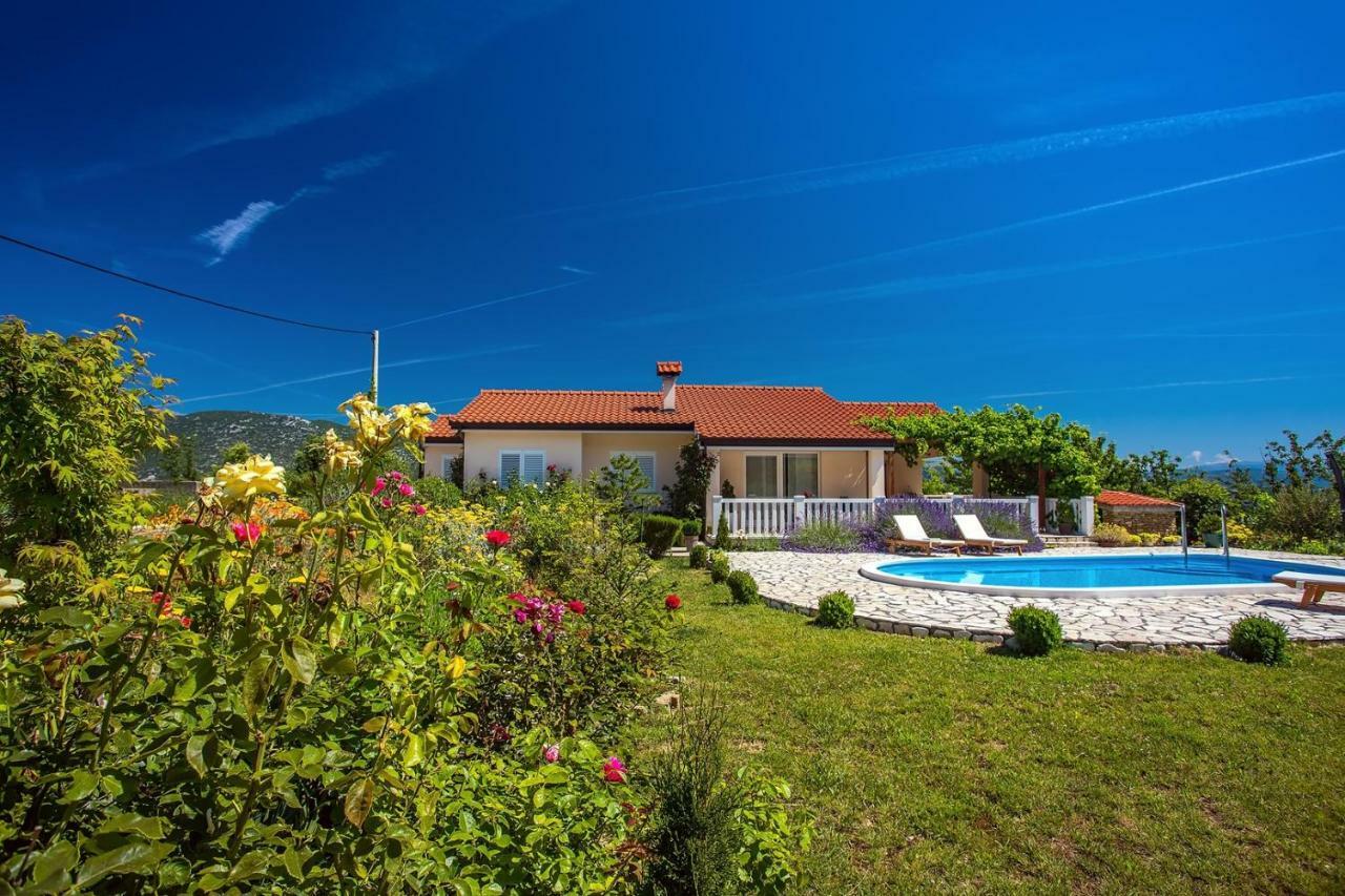 Villa Ana - 3 Bedroom Villa With Private Pool And Unspoiled Natural Environment Kučiće 외부 사진