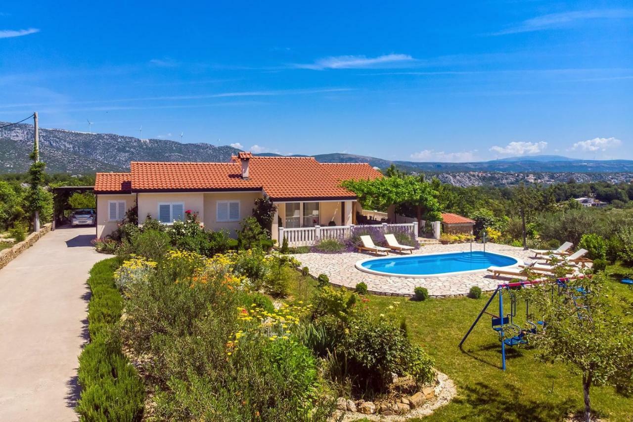 Villa Ana - 3 Bedroom Villa With Private Pool And Unspoiled Natural Environment Kučiće 외부 사진