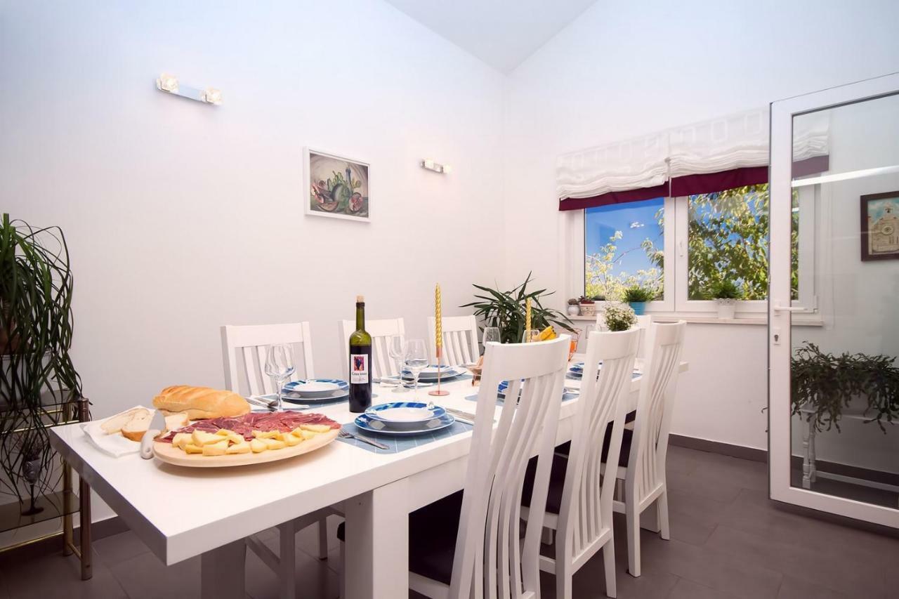 Villa Ana - 3 Bedroom Villa With Private Pool And Unspoiled Natural Environment Kučiće 외부 사진