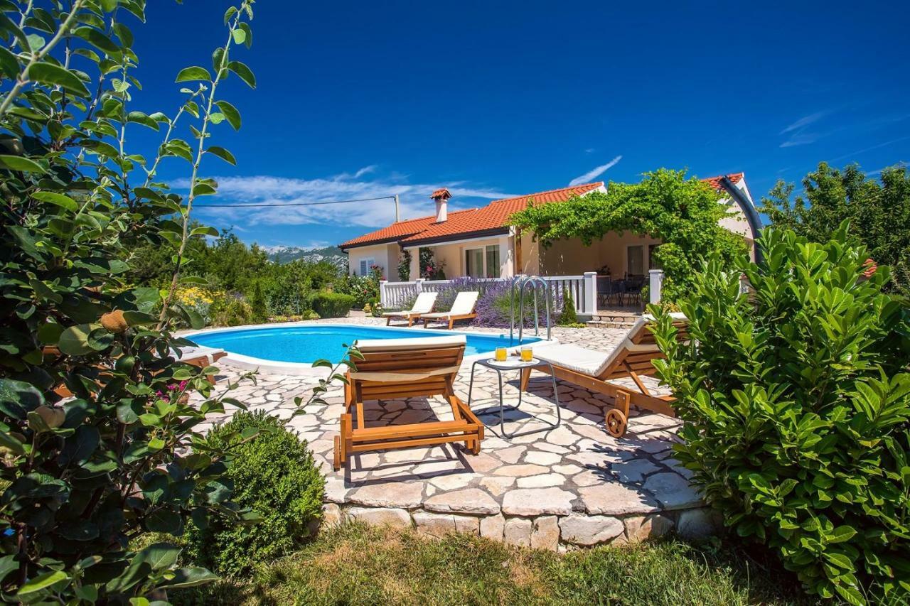 Villa Ana - 3 Bedroom Villa With Private Pool And Unspoiled Natural Environment Kučiće 외부 사진