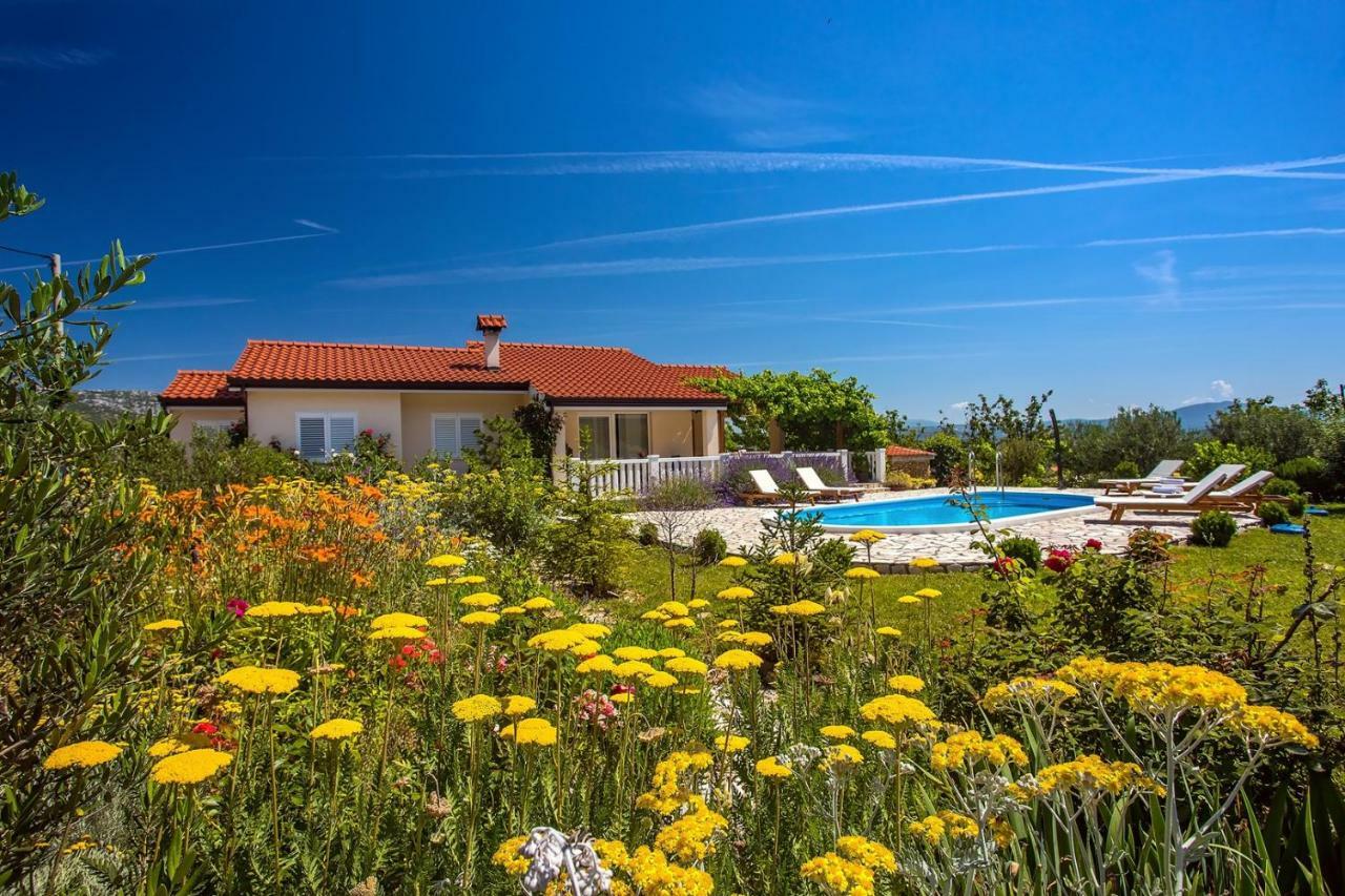 Villa Ana - 3 Bedroom Villa With Private Pool And Unspoiled Natural Environment Kučiće 외부 사진