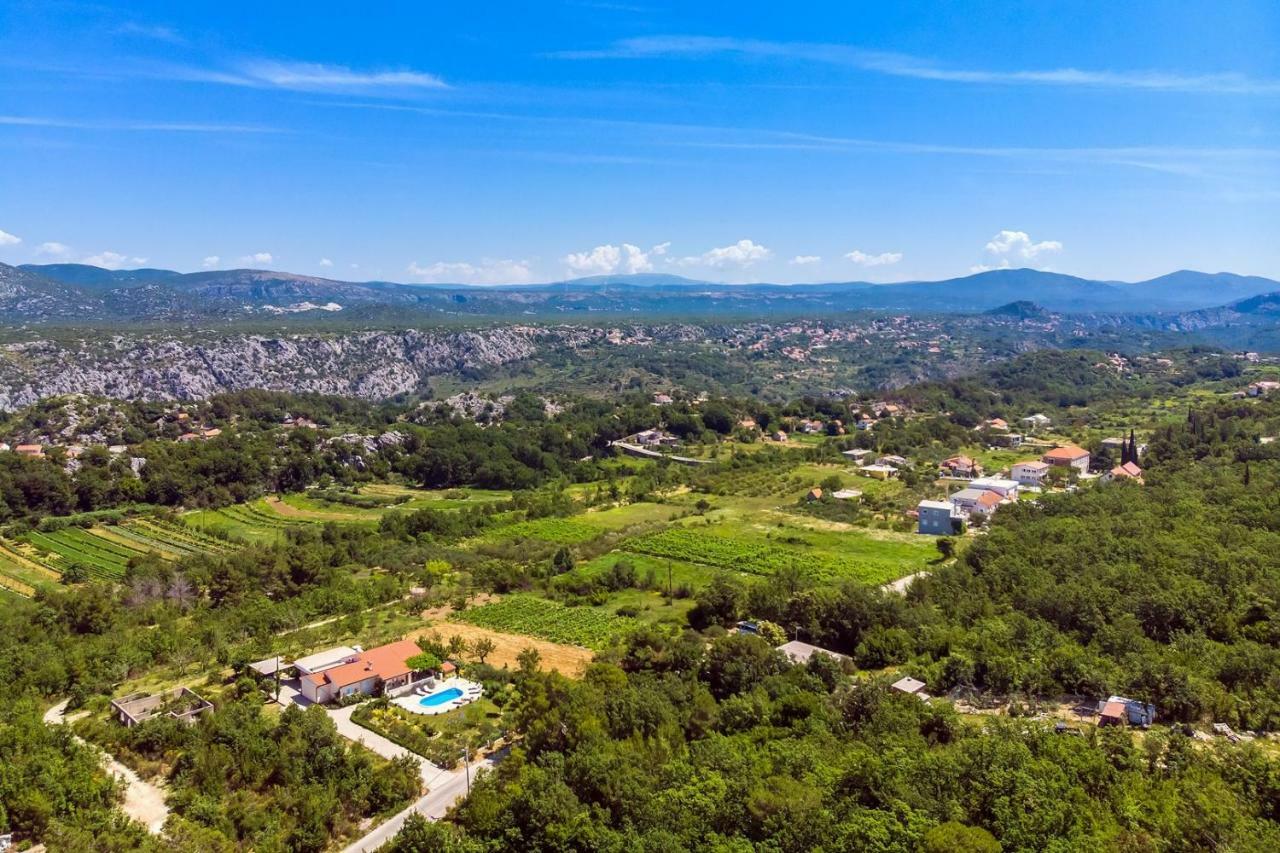 Villa Ana - 3 Bedroom Villa With Private Pool And Unspoiled Natural Environment Kučiće 외부 사진